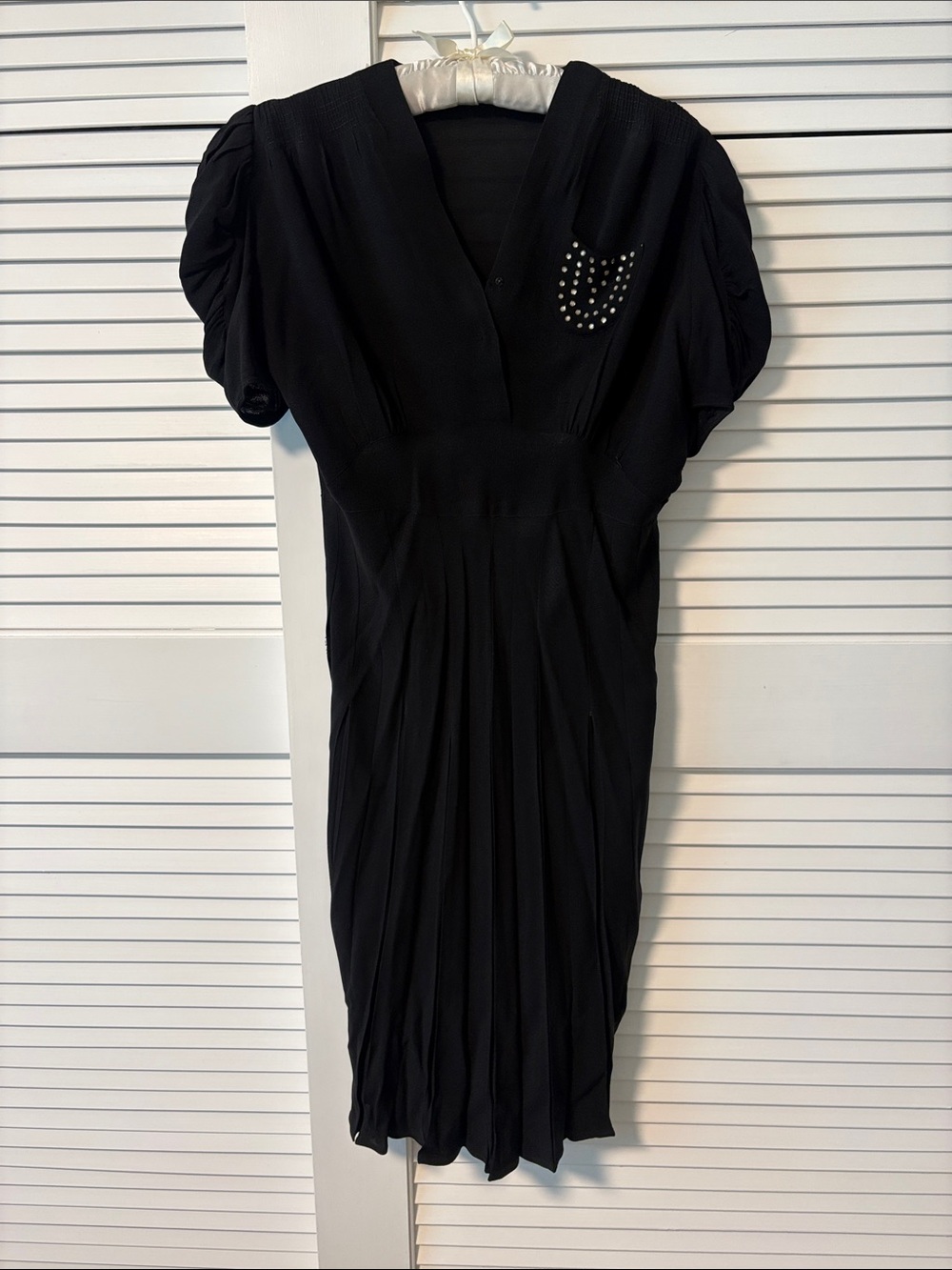 Vintage 1930’s Black V-Neck Pleated Women’s Dress